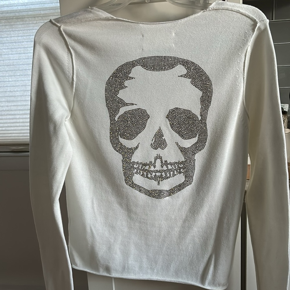 $23❗️💀🎃 ZADIG & VOLTAIRE jeweled skull. Fits like Small. Knit, v-neck.